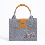 Torebka z haftem krwawnika